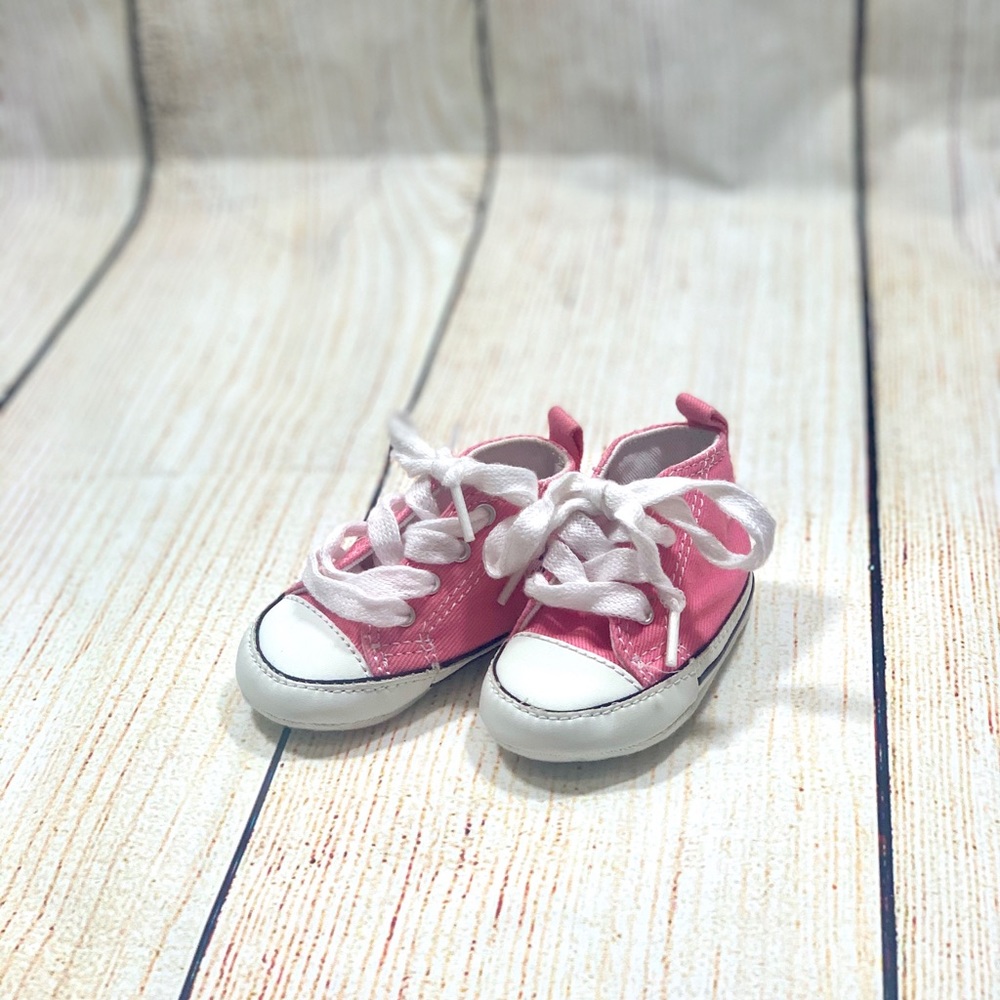 NWOT Baby Pink Converse Booties